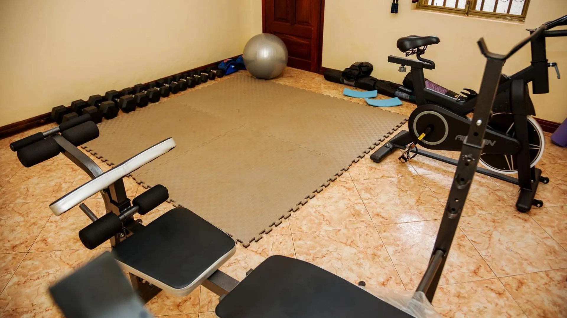 Calm Suites Kampala 5*,